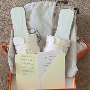 Hermès white flat oran sandles